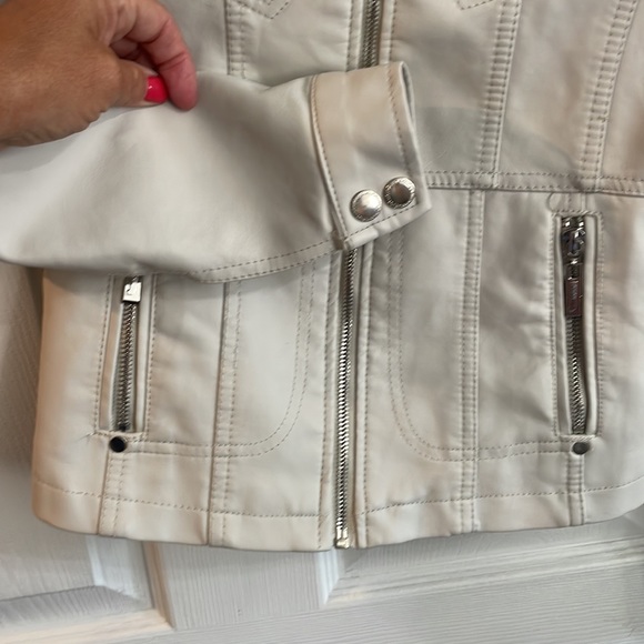 Girls fAux leather jacket, super cute, by JouJou. Size XL (18). Bundle & Save! - Picture 3 of 7